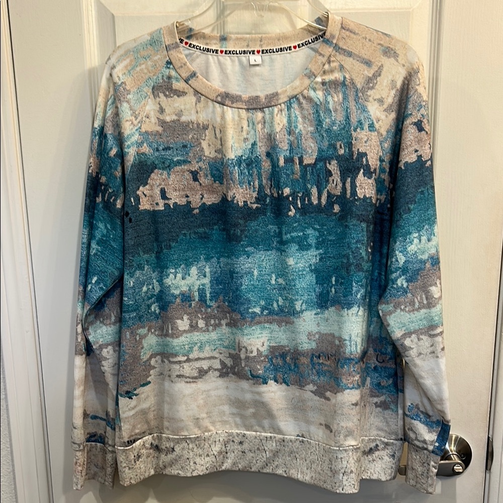Women's Blue and Cream Top